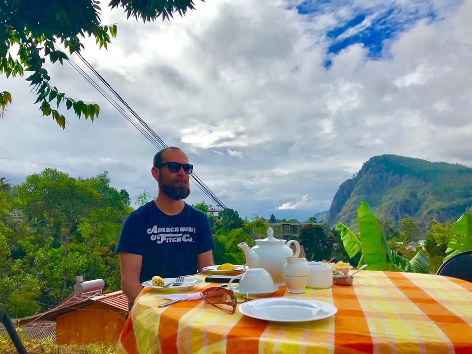 Sri Lanka -  - Frühstück im Garten 🍌🍉🥥☕️🌸🌼🍃🎋🌱🌴