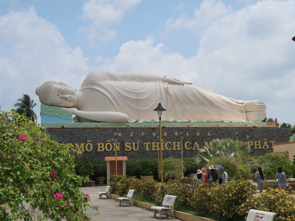Vietnam - Ho-Chi-Minh Stadt - Ein liegender Buddha...