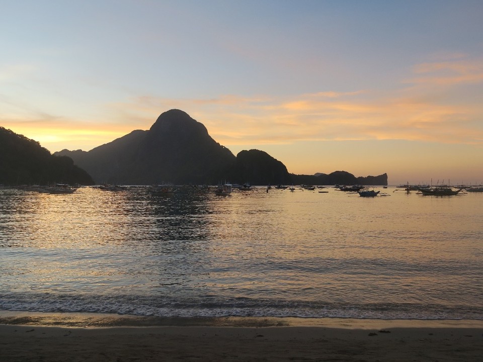 Philippines - El Nido - Plage d'el nido le soir