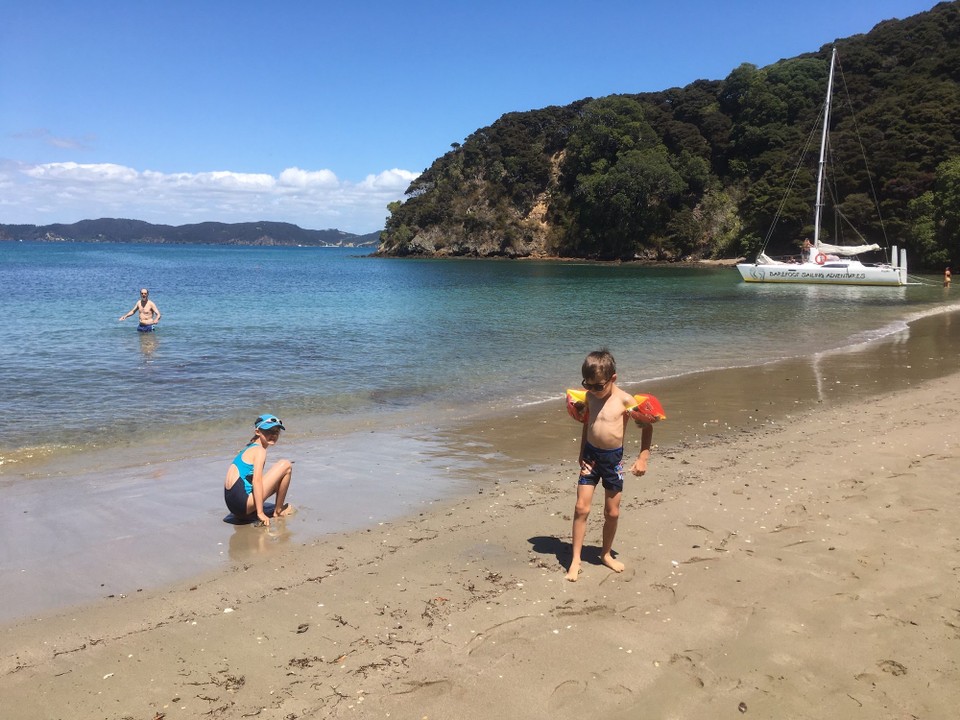 Neuseeland - Paihia - Baden und geniessen. Das Wasser ist mit 22 Grad eigentlich gar nicht so kalt ...