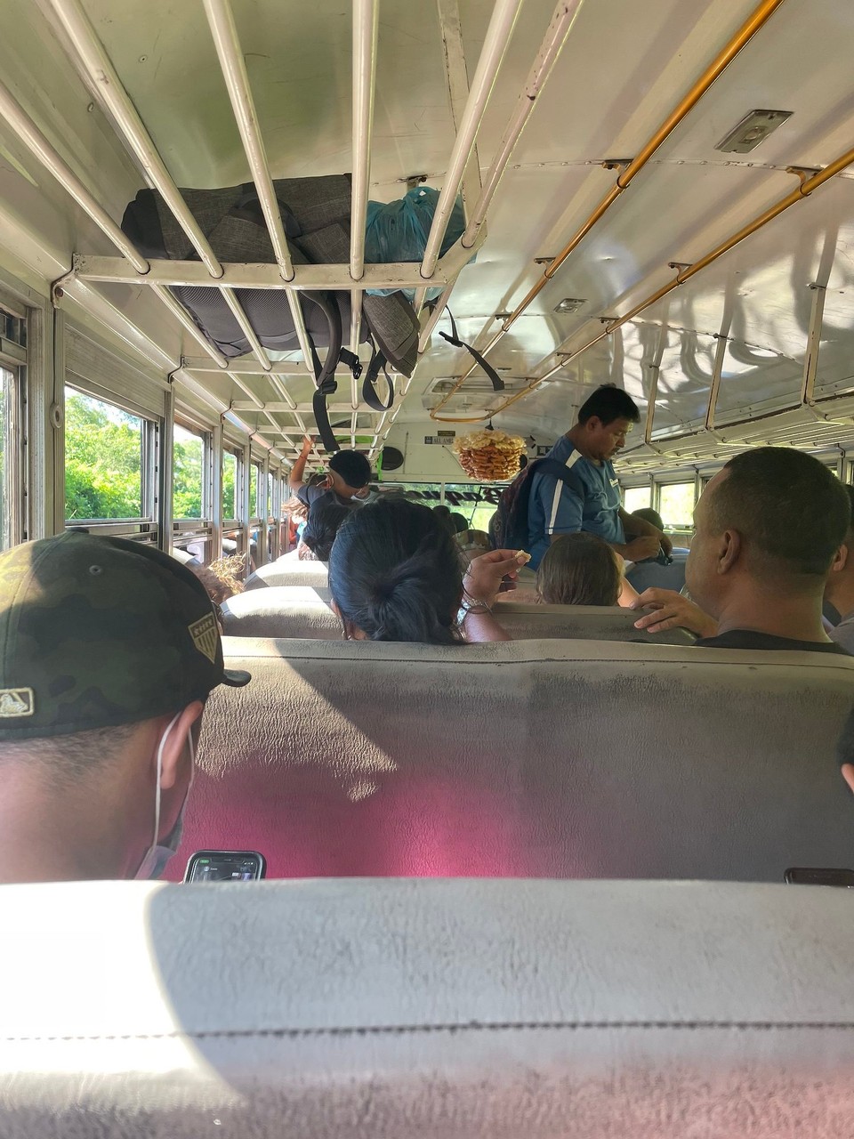 Nicaragua - León - Mit dem „Chicken“-Bus ging es heute an den Strand 🏝️ 