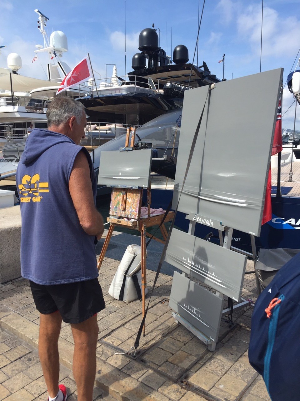 Frankreich - Saint-Tropez - WOW! Tausend (na ja fast) Bilder für jeden Geschmack und deren Künstler findet man am Hafen von Saint Tropez.
