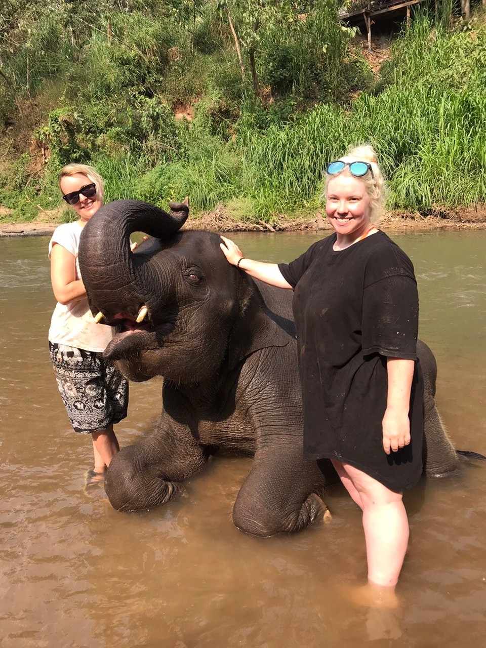 Thailand - Mae Wang - The other ‘Lara’ & Sophie from Brisbane