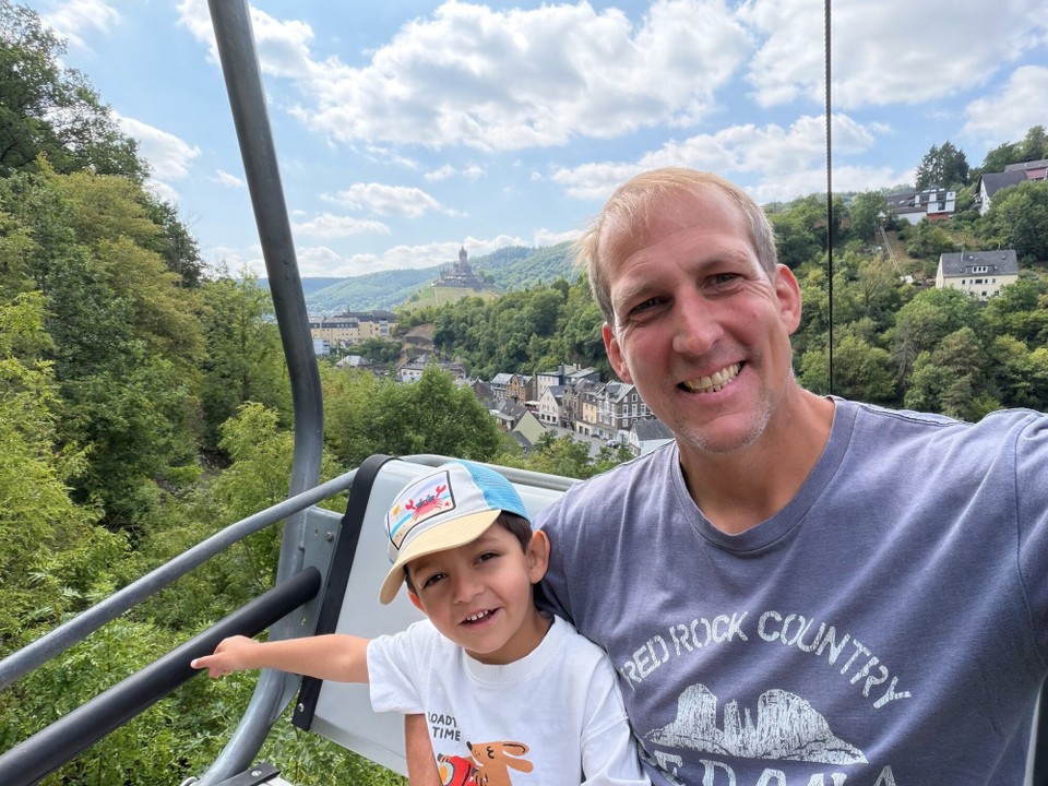 Deutschland - Cochem - Zum Schluss ging es dann noch mit der Seilbahn auf den Hausberg. Leider konnten wir nicht alle zusammen fahren.
