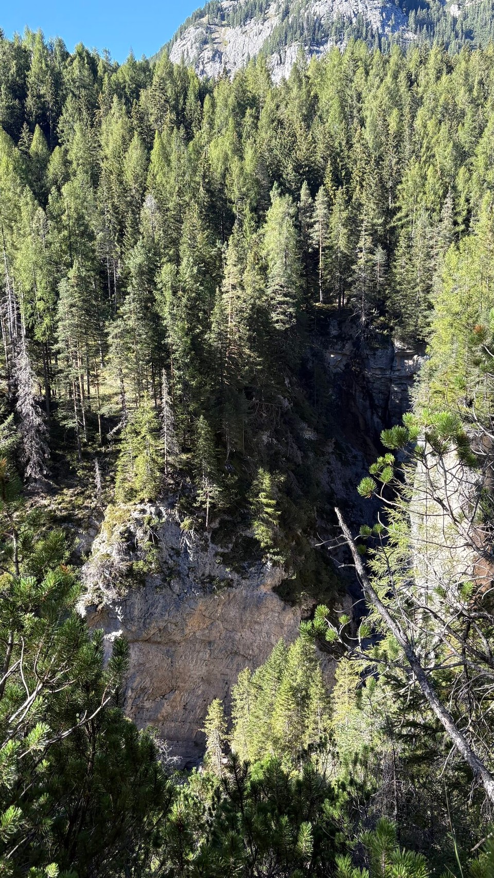 Italien - Cortina d'Ampezzo - Vorbei an tiefen Schluchten 