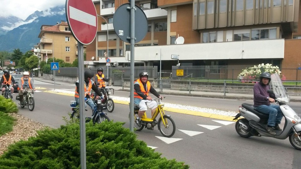 Italien - Meran - ACHTUNG!!! Mofa Rogger in Meran.