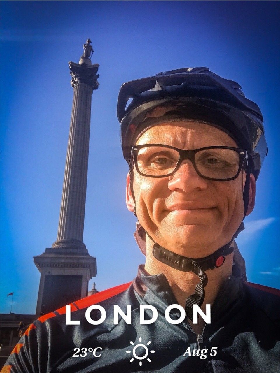 United Kingdom - London - Noch ein kurzer Sprint durch das sommerlich warme London, wo vor knapp über zwei Wochen das Schottland Abenteuer seinen Ausgang nahm. 
Hier treffen nun die Gefühle der damaligen Erwartungshaltung mit den heutigen Erfahrungswerten aufeinander.
Was für ein Sommer! Was für eine Reise!
Ich kleiner Nimmersatt wäre natürlich jetzt noch gern geblieben. Aber irgendwann muss man es auch gut sein lassen.
Und ab Richtung Bahnhof. 