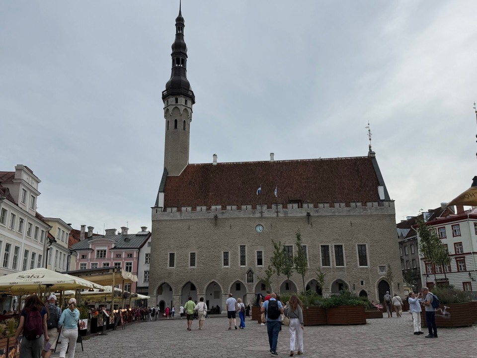 Estland - Tallinn - Marktplatz mit Rathaus