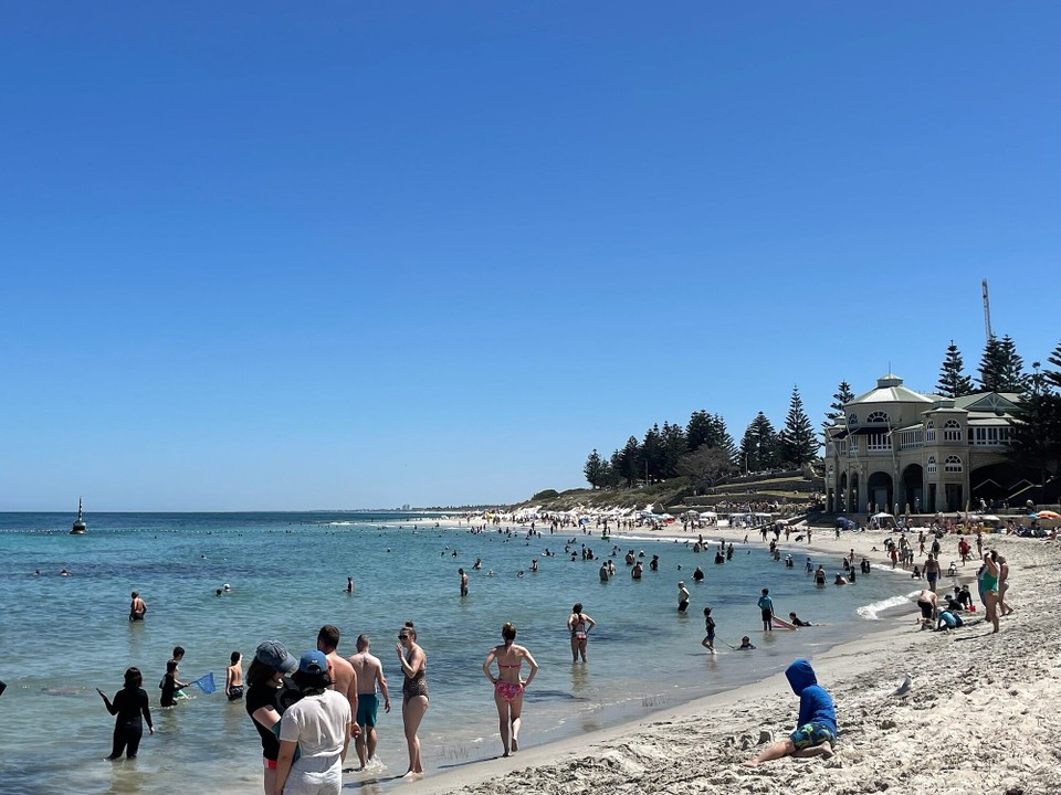 Australien - Cottesloe - …wnach Cottlesloe, einem Vorort von Perth, an den gleichnamigen Strand gefahren.