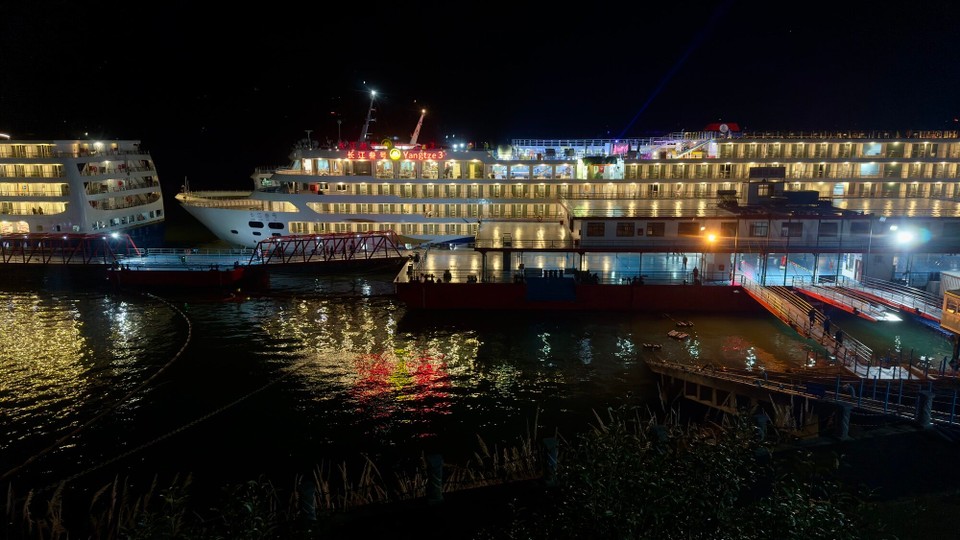 China - Yichang - Zum Schiff