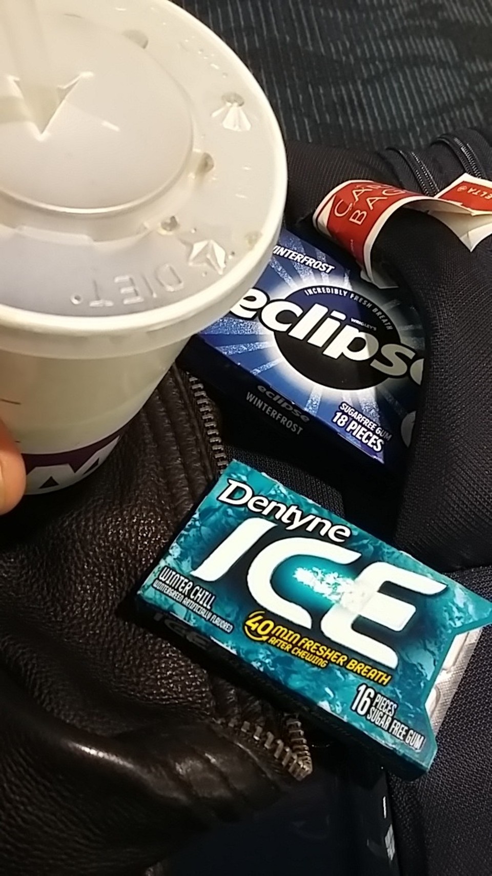 United States - Atlanta - Wichtige Einkäufe beim Zwischenstopp in den USA. Dr Pepper und Wintergreen-Kaugummi 