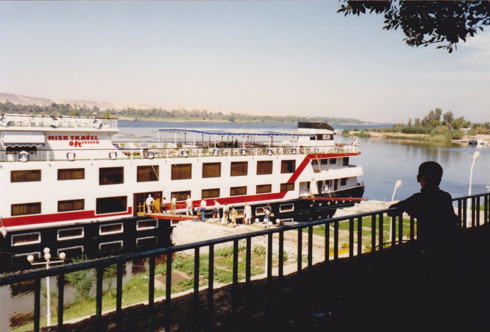 Ägypten - Luxor - Aha, unser Nil -Kreuzfahrt - Schiff  1990