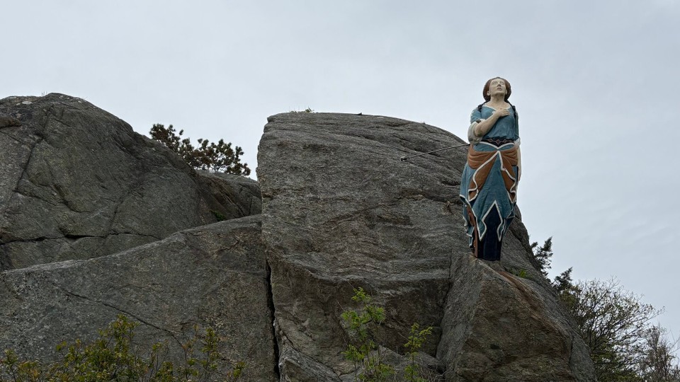 Norwegen - Ålgård - Galionsfigur am Berg 