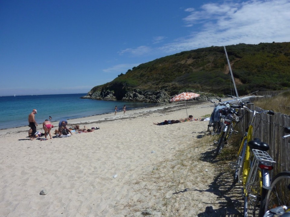 Frankreich - Le Palais auf Belle-Ile - Mit den Rädern gehts bergauf/bergab, die Insel zu erkunden!