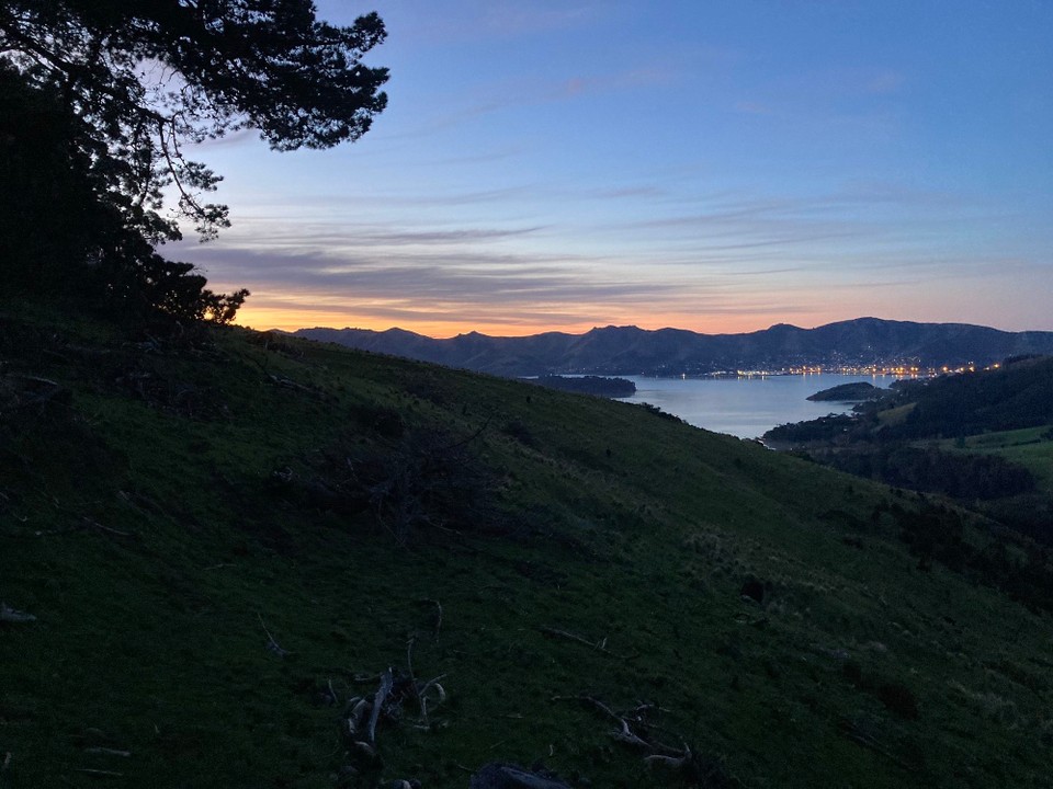 Neuseeland - Governors Bay - Ist dann doch etwas spät geworden für die letzten paar Meter. Aber wir haben es geschafft - 23km, 1156hm, 5:45h 🤓