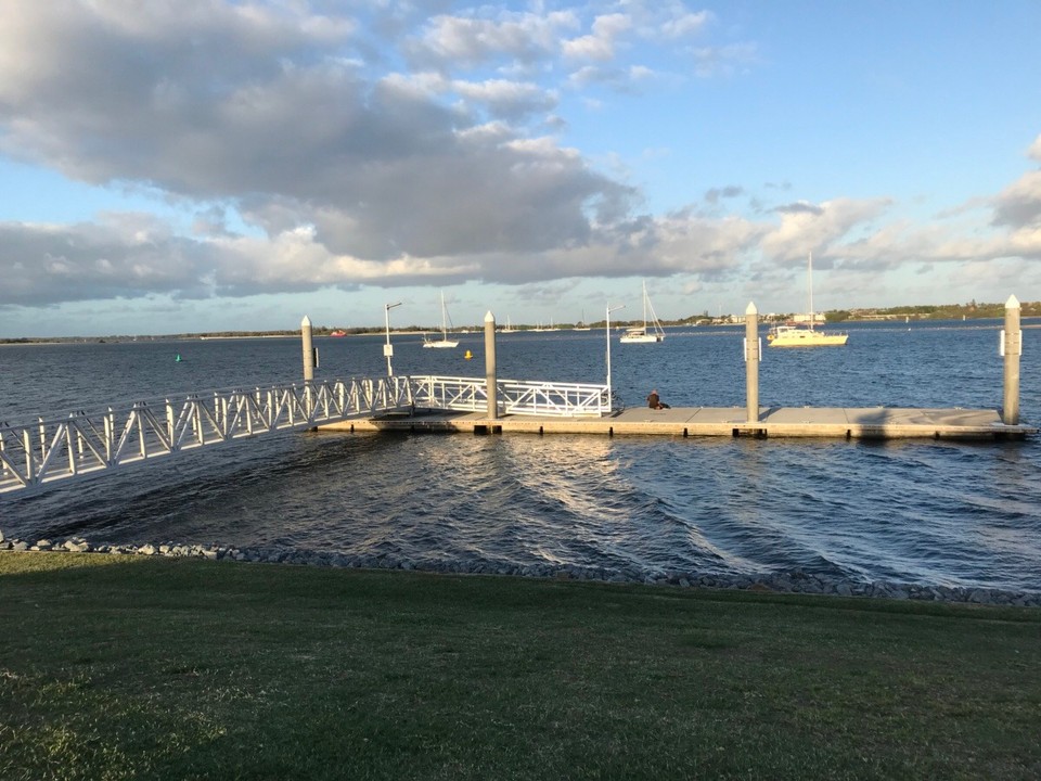 Australien - Southport - Vor dem Campingplatz 