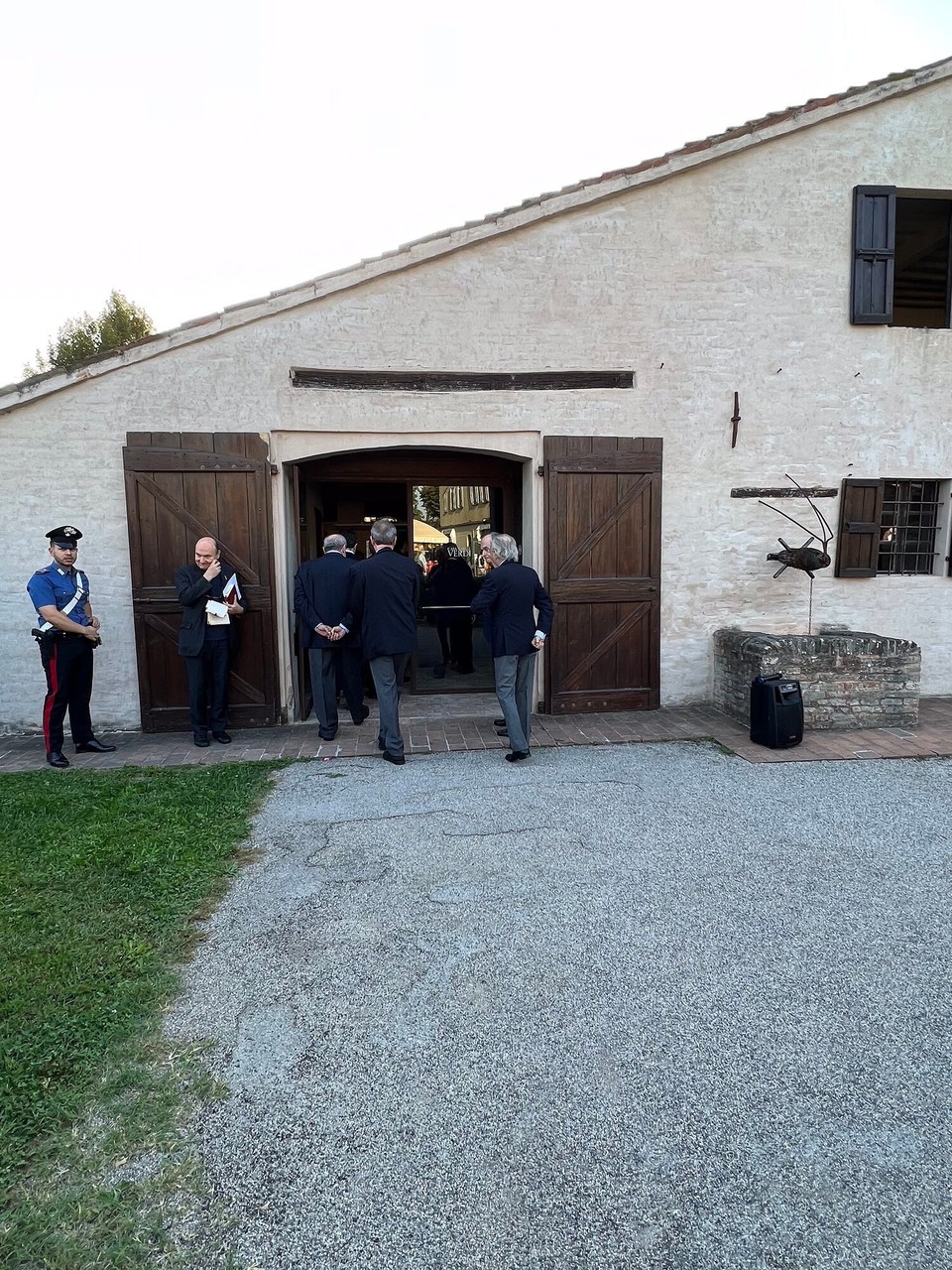 Italien - Busseto - …Verdi 27 Opern geschrieben hat✍🏼🎵🎶Sie „verschwinden“im Haus.