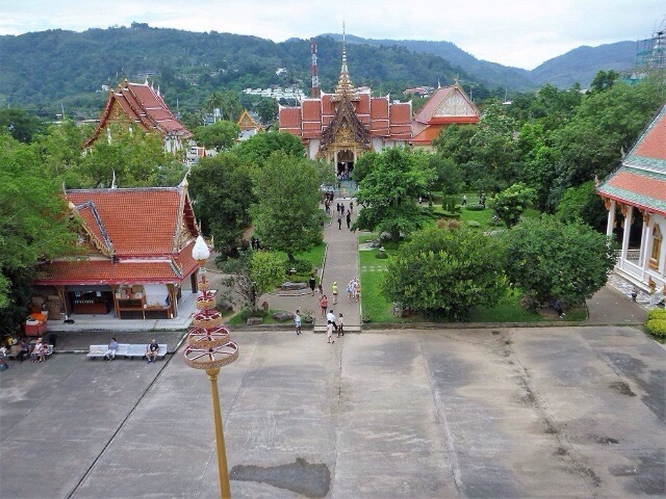 Thailand - Chalong - Aussicht über die Tempelanlage 