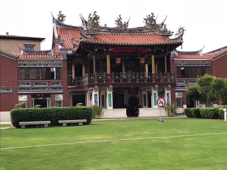Malaysia - Georgetown - One of the many beautiful Chinese temples 