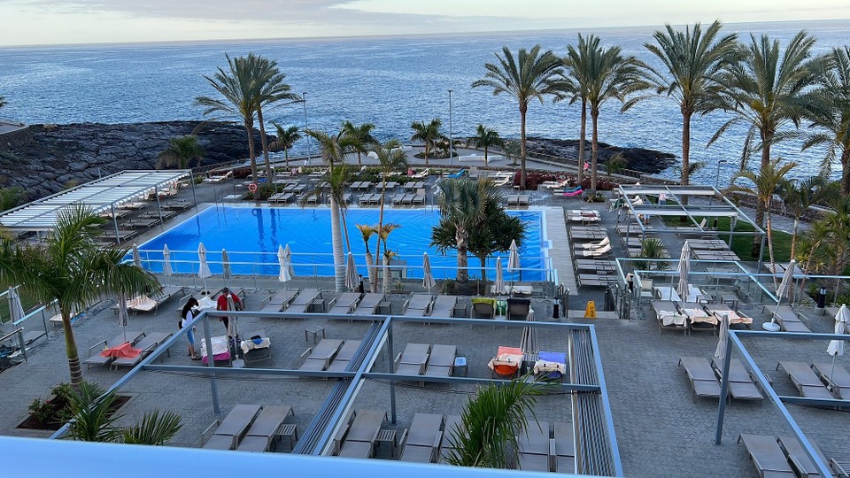 Spanien - Adeje - Blick vom Balkon bei Tag