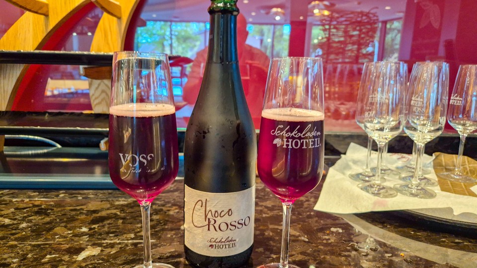 Deutschland - Westerstede - Kleiner Schokoladensekt zur Begrüßung