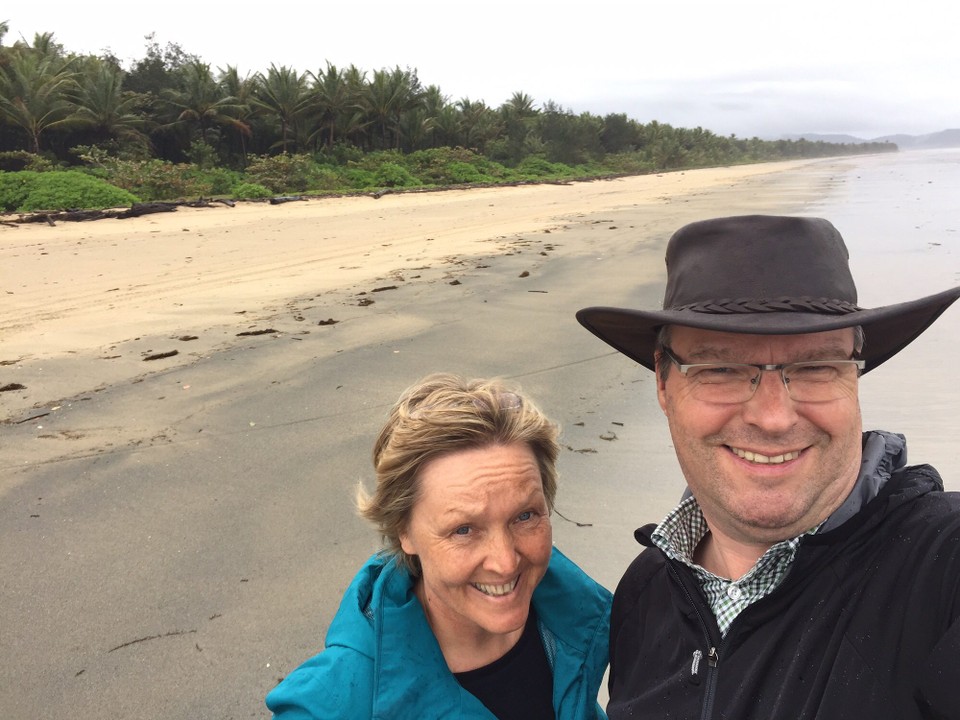 Australien - Wonga - So ein Hut schützt nicht nur gegen Sonne. Auch im Regen ganz hilfreich