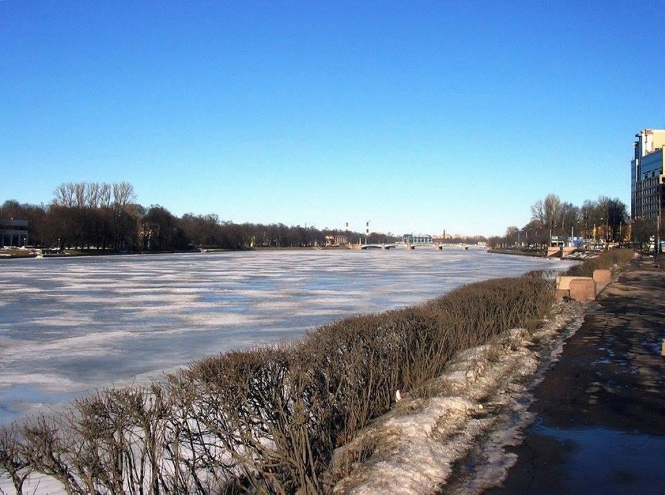 Russland - Sankt Petersburg - - 20 degrees C,  frozen Neva