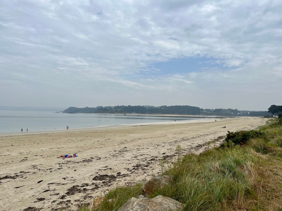 Frankreich - Locquirec - Unsere heutige Aussicht von unserem Campingplatz - weisser Sandstrand, was sonst?!?! :-)))