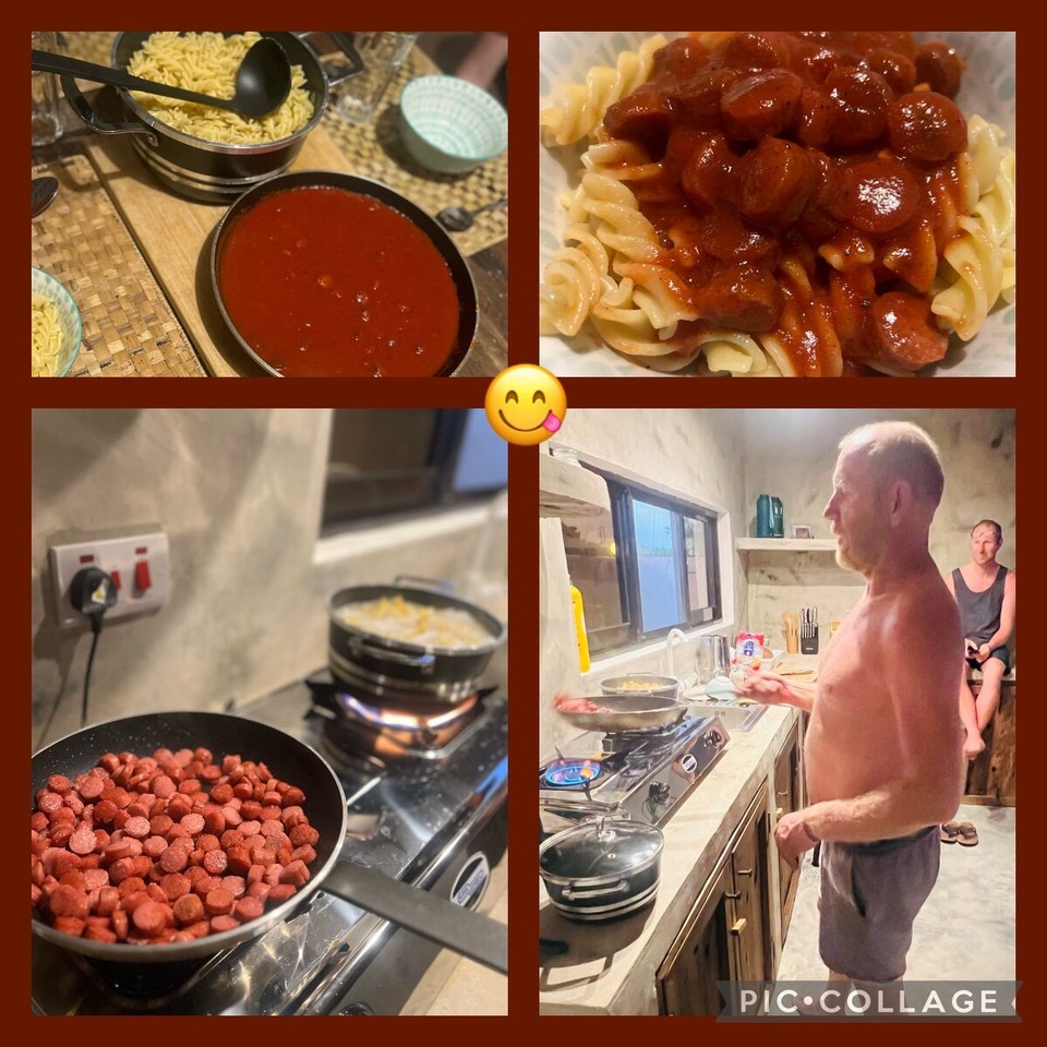 Tansania -  - Kochen geht auch ohne Strom. 
Tatsächlich ist der Strom heute auf der gesamten Insel ein Problem. Abends hilft dann aber der Generator… zumindest bis 23:00 Uhr. 

Björn kocht, wir essen. ;0)