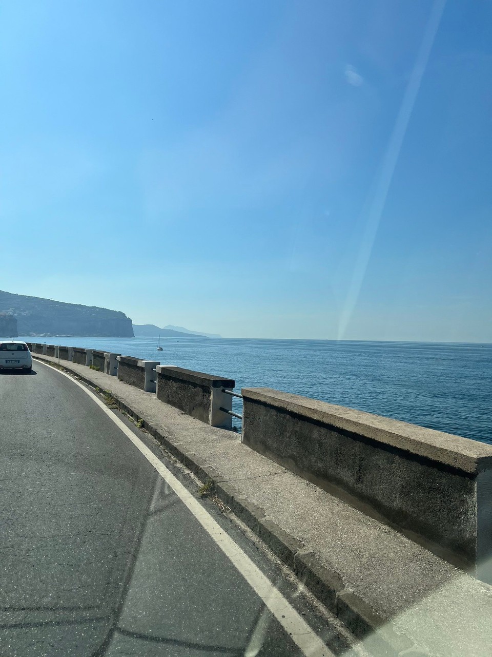 Italien - Sorrent - Auf der Panoramastrasse Richtung Sorrento immer wieder bezaubernde Ausblicke✨🤩