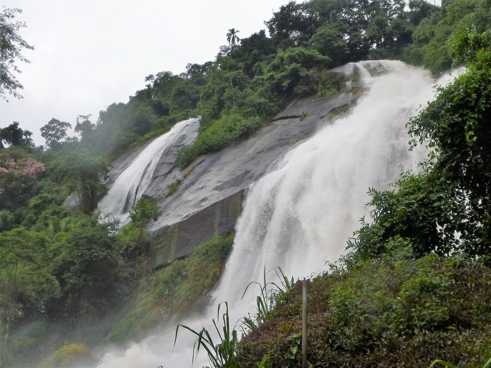 Brasilien - Ilhabela - Cachoeira da Agua Branca 