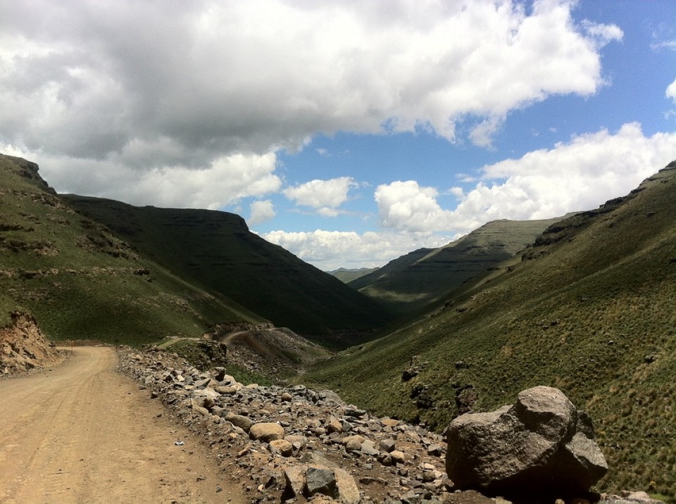 Lesotho - Maseru - Dem Sani River entlang durch die Berge...