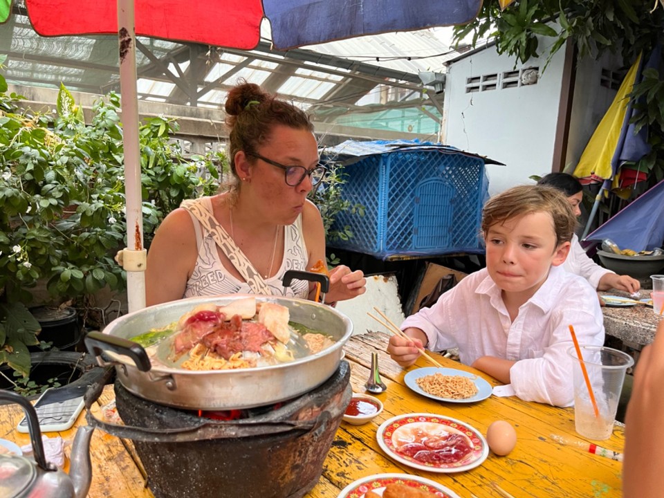 Thailand - Ayutthaya - Mein Gesichtsausdruck und Piets sprechen Bände