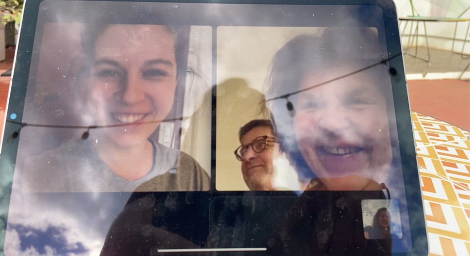 Guatemala - Antigua Guatemala - First things first: Family-Christmas-Call 🎄❣️