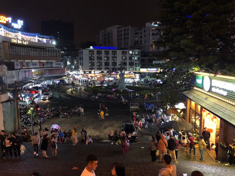 Vietnam - Da Lat - In der Stadt gab es einen großen Nachtmarkt an dem auch ein Vegetarier Freude hat. 
