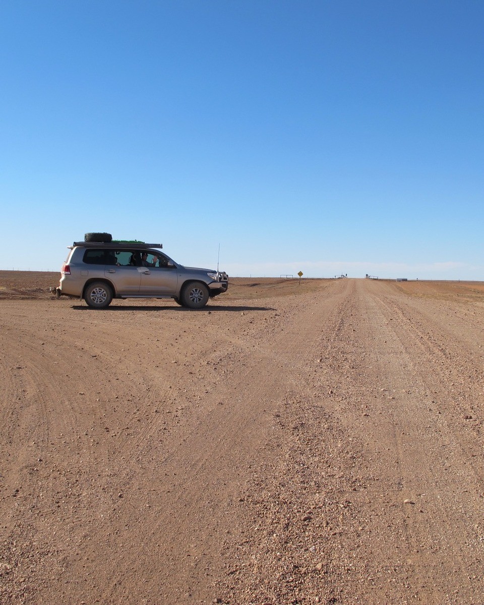 Australia - Mona Vale - Breakaways Drive and Turn off to Oodnadatta Track or Coober Pedy