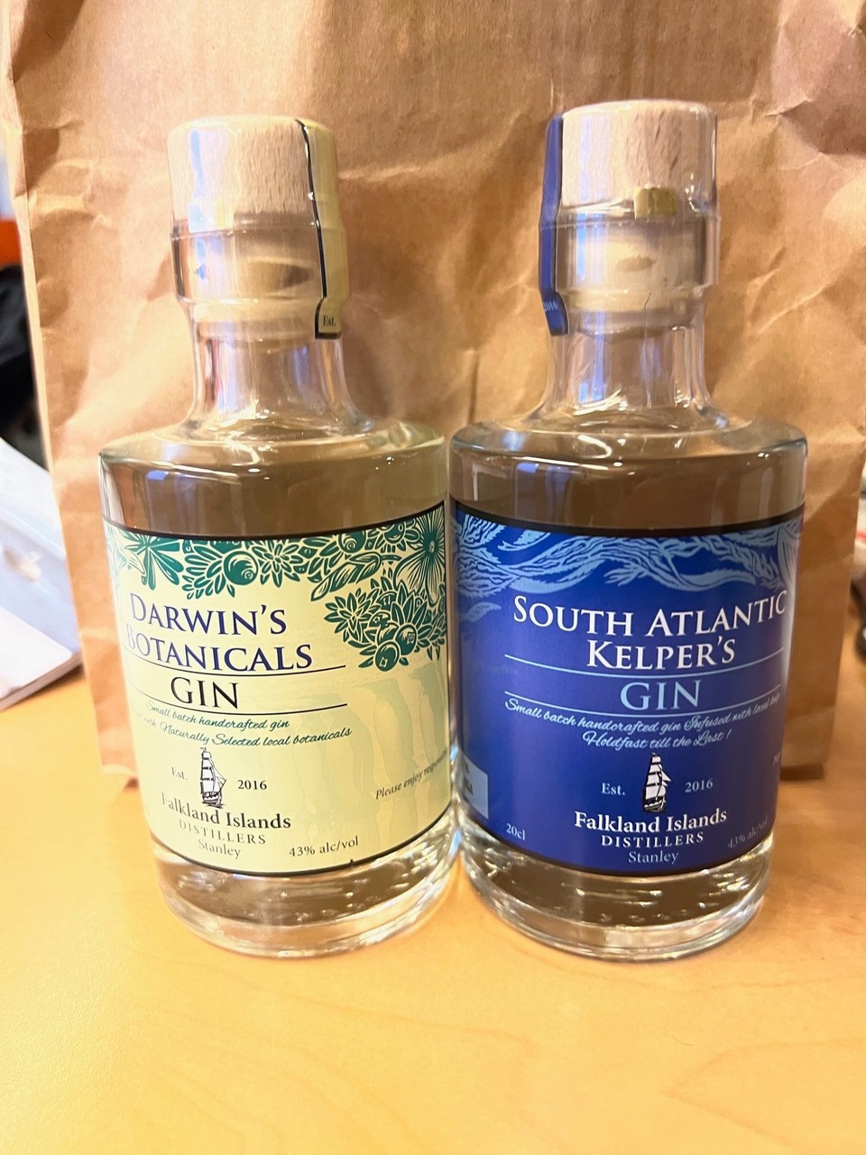 Falkland Islands (Islas Malvinas) - unbekannt - Where there’s a Rhi… there’s a gin