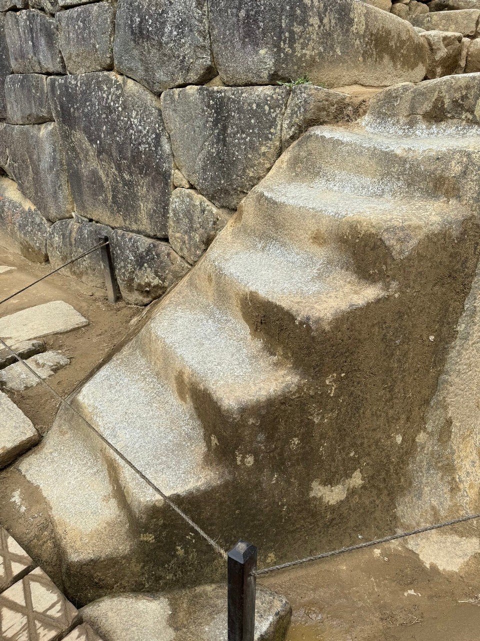 Peru - Cusco - Treppe aus dem Vollen gehauen