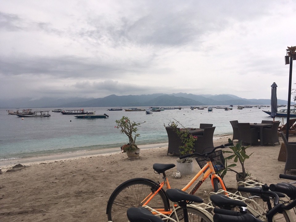 Indonesien - Lombok Utara - Blick auf Lombok, weniger bekannte Nachbarinsel von Bali, zu der Gili Trawangan gehört