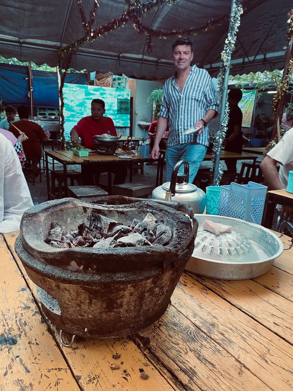 Thailand - Ayutthaya - Authentisch Thai Food. Hatten wir leckerer im Koof.