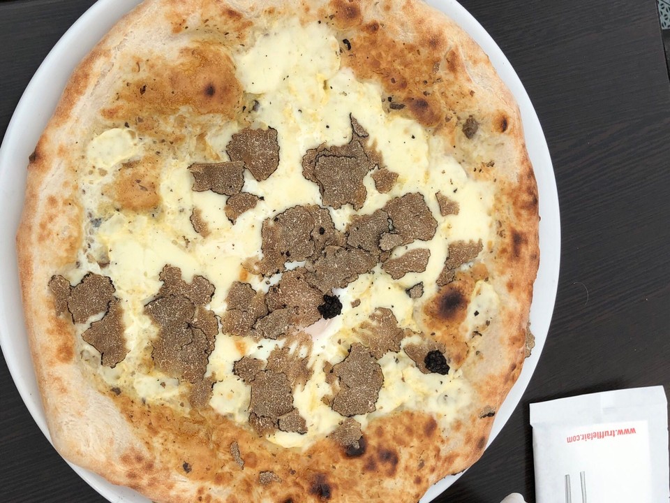Kroatien - Livade - Trüffel Pizza