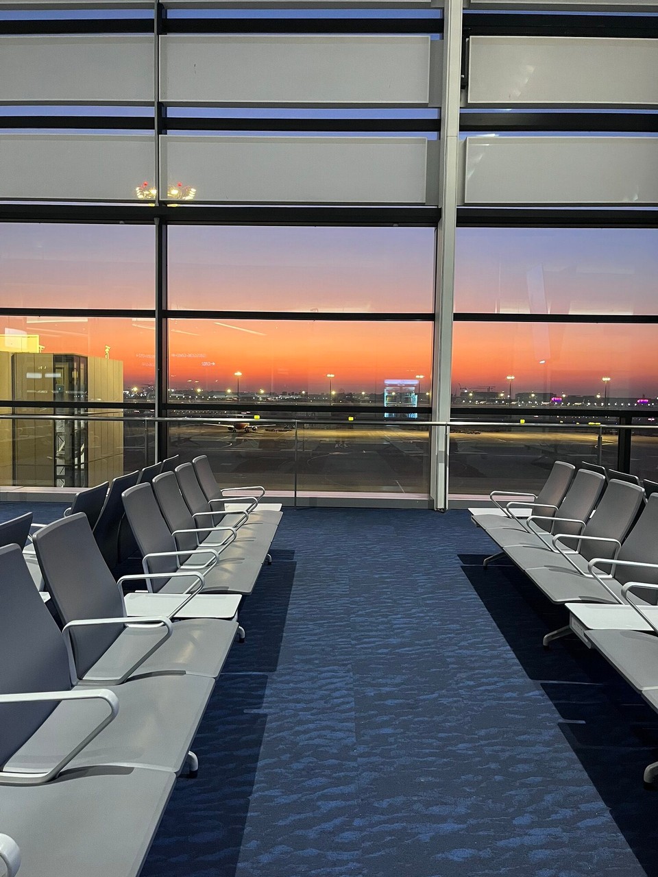 United Kingdom - Heathrow - Pretty sunsets in Shanghai :) slept 9 out of the 12 hours on the flight from London, the guy sitting next to me was really impressed hahah