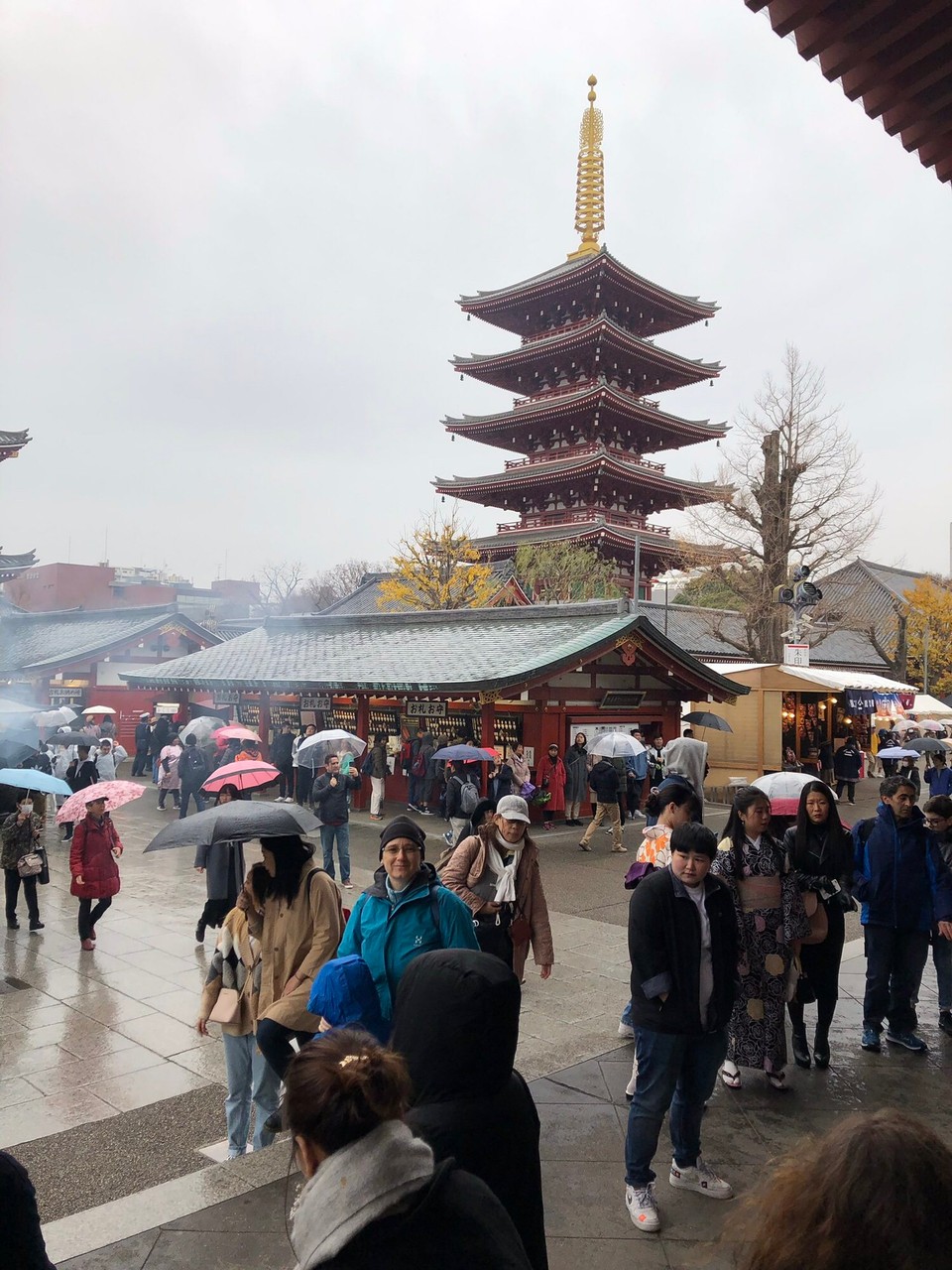 Japan - Taito-Ku - Die Pagode neben dem Tempel.