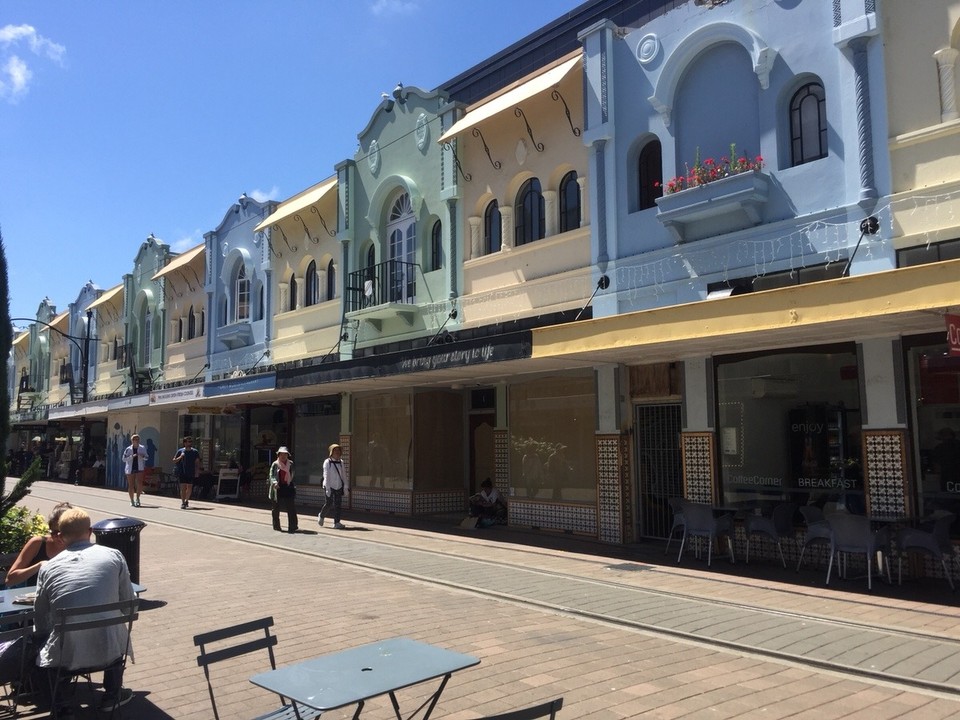 Neuseeland - Christchurch - New Regent Street, Häuser von 1930 im spanischen Missionsstil