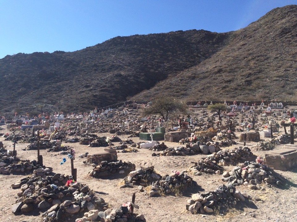 Argentinien - Molinos - Der örtliche Friedhof - hier werden keine Blumen gegossen