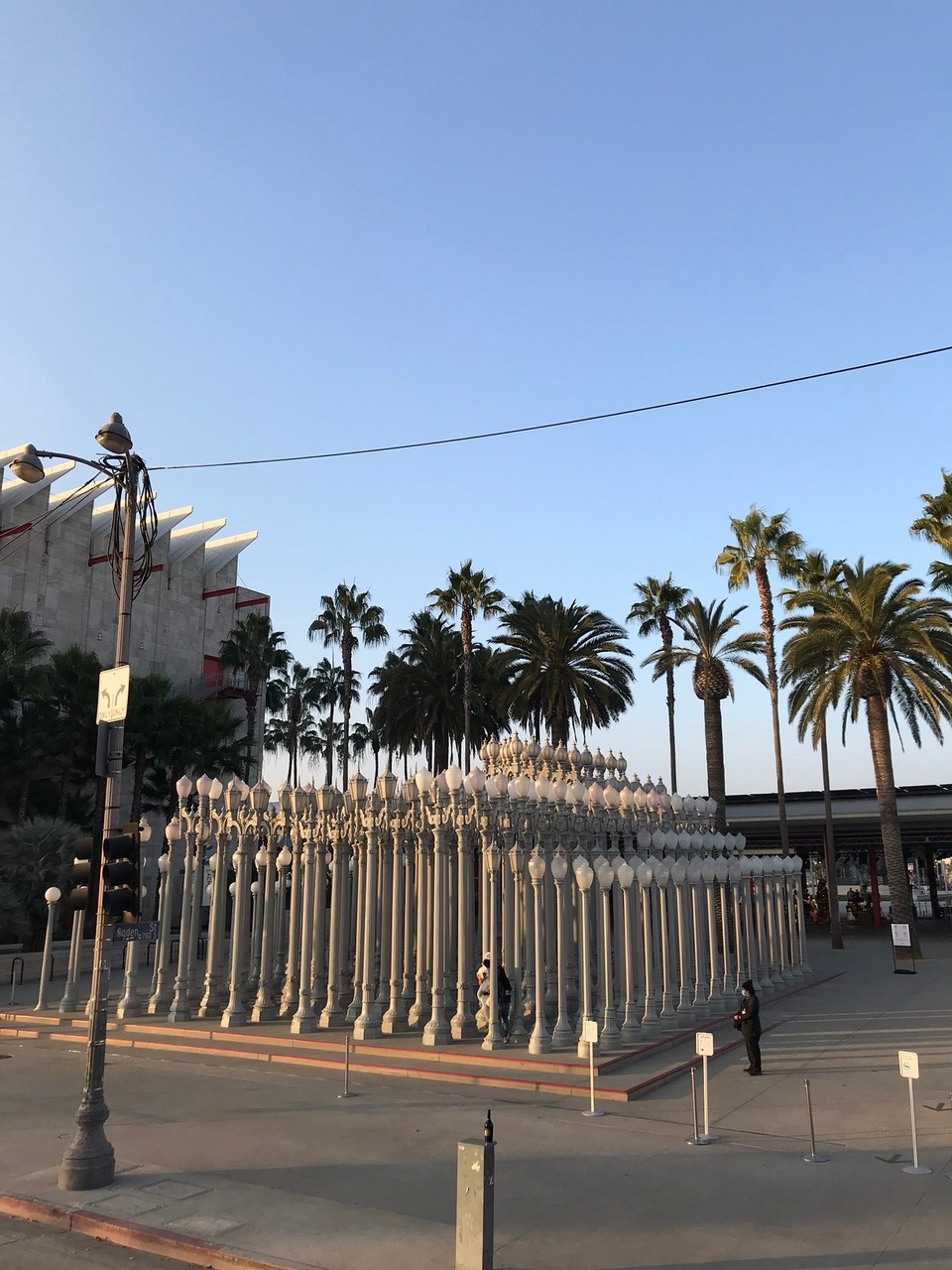 Vereinigte Staaten - Los Angeles - Das Urban Light ist ein bekanntes Fotomotiv in LA. Es besteht aus 200 original Strassenlampen und der Film LaLaLand wurde dort gedreht