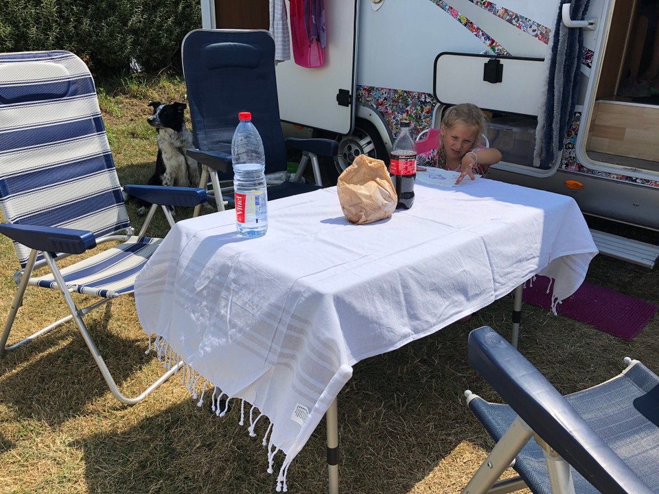 Frankreich - Louannec - Man beachte: La Tischdecke 