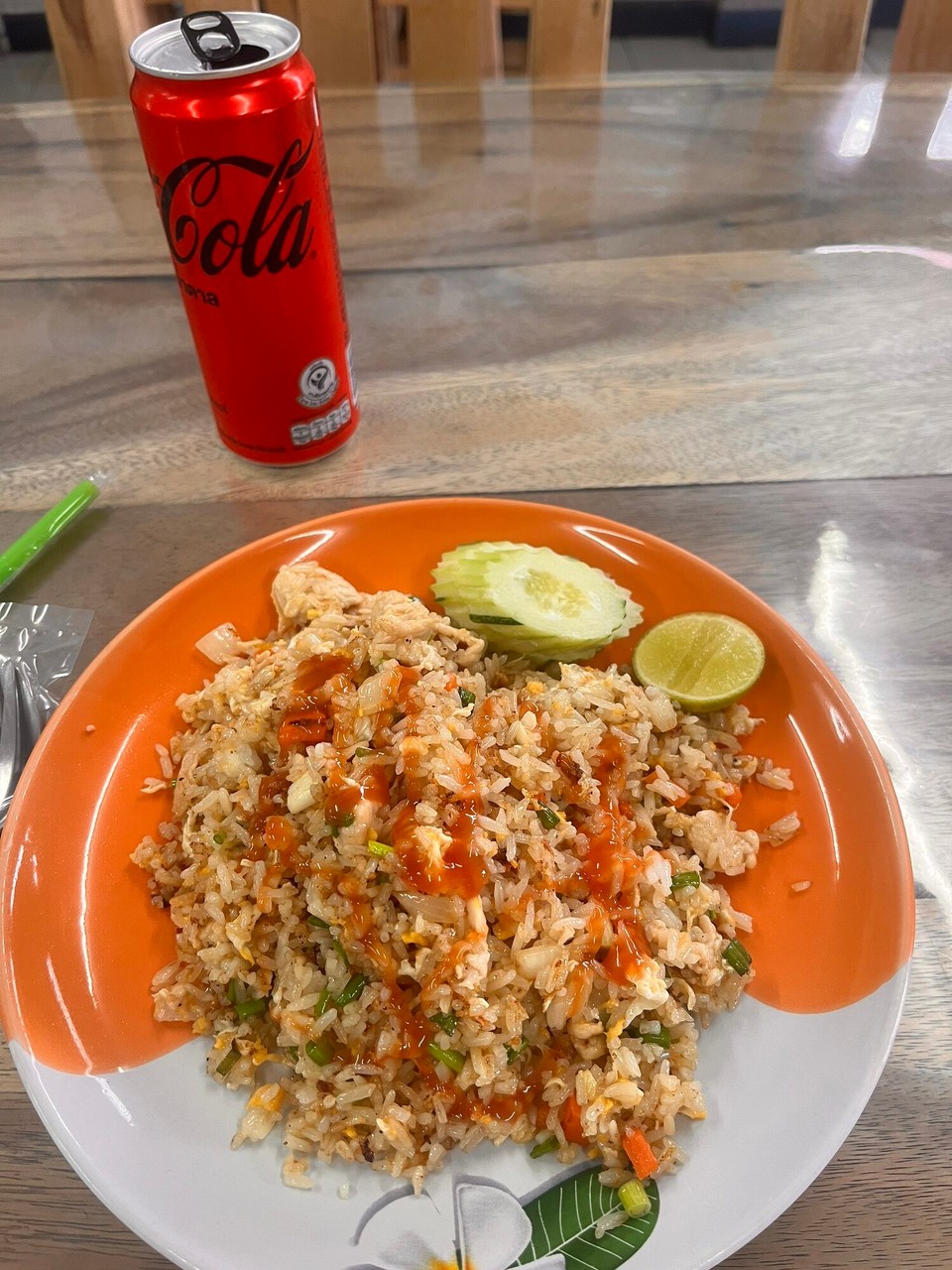 Thailand - Kathu - Arrival at Mad Monkey, with a comfy bed and a pod - missed these beds 
Chicken fried rice and Coke Zero before chilling out for a few hours