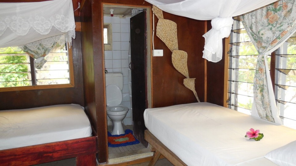 Fidschi - unbekannt - Dusche: ein Loch in der Wand..