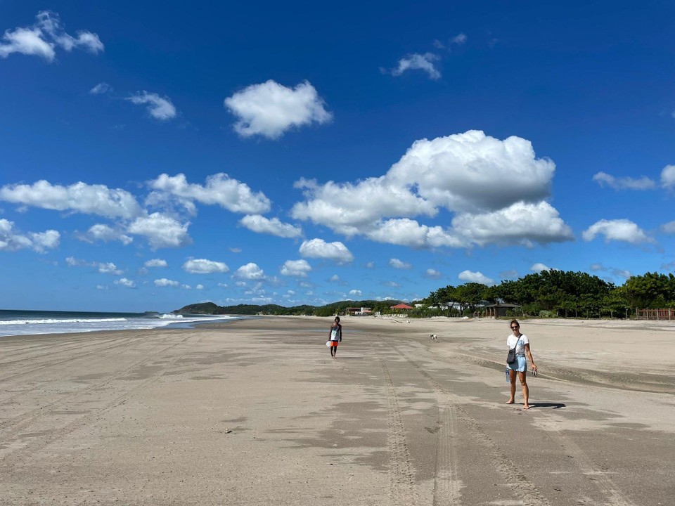 Nicaragua - Popoyo - Super wide beach 